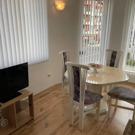 Apartament Private Adi *